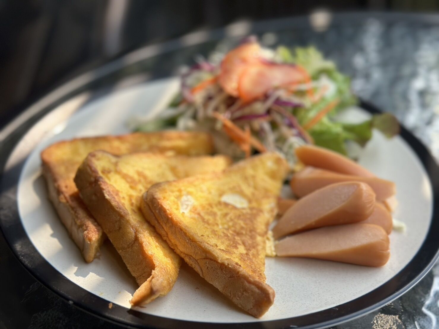 breakfast, lunch, dinner served; thai cuisine