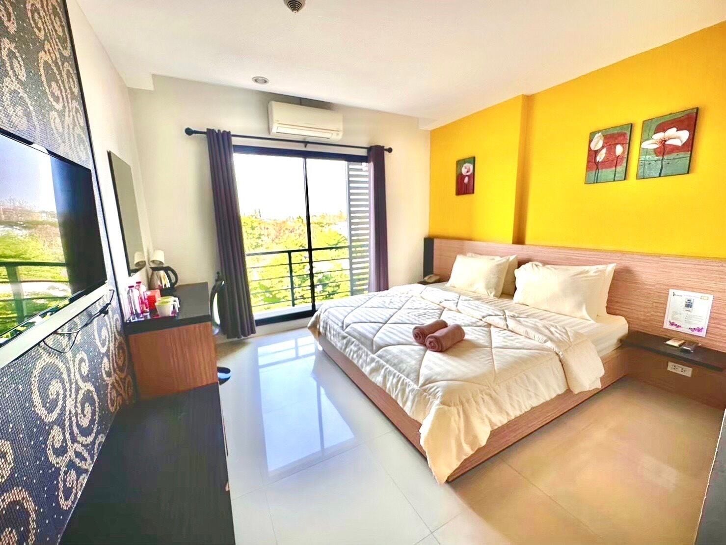 superior double room | minibar, desk, rollaway beds, free wifi