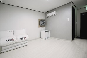 Traditional Room (Ondol - Twin) - Stayan - Hostel (Busan)