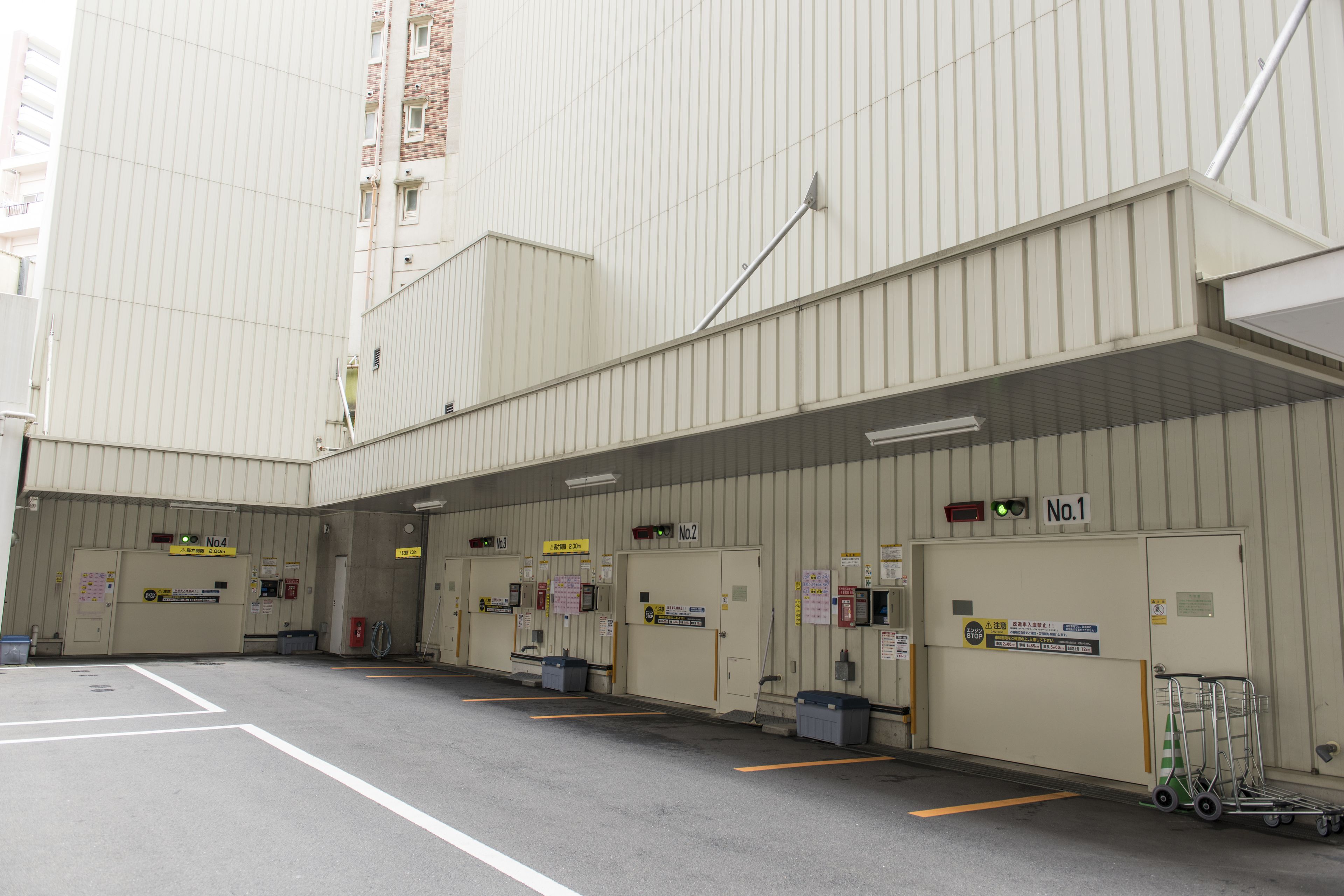 self-parking (surcharge) 1000 per night