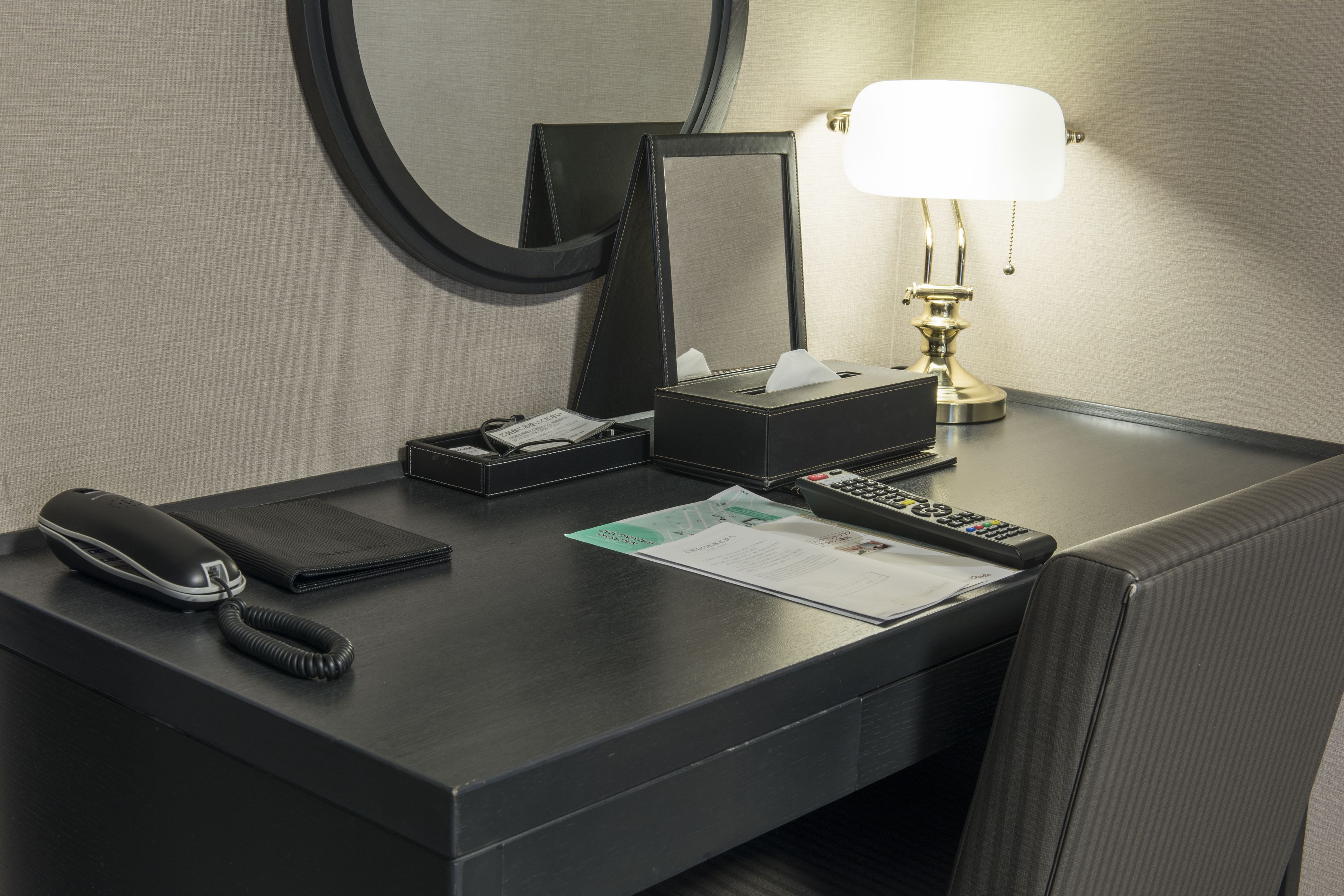 moderate hollywood twin room, smoking | 1 bedroom, desk, laptop workspace, iron/ironing board