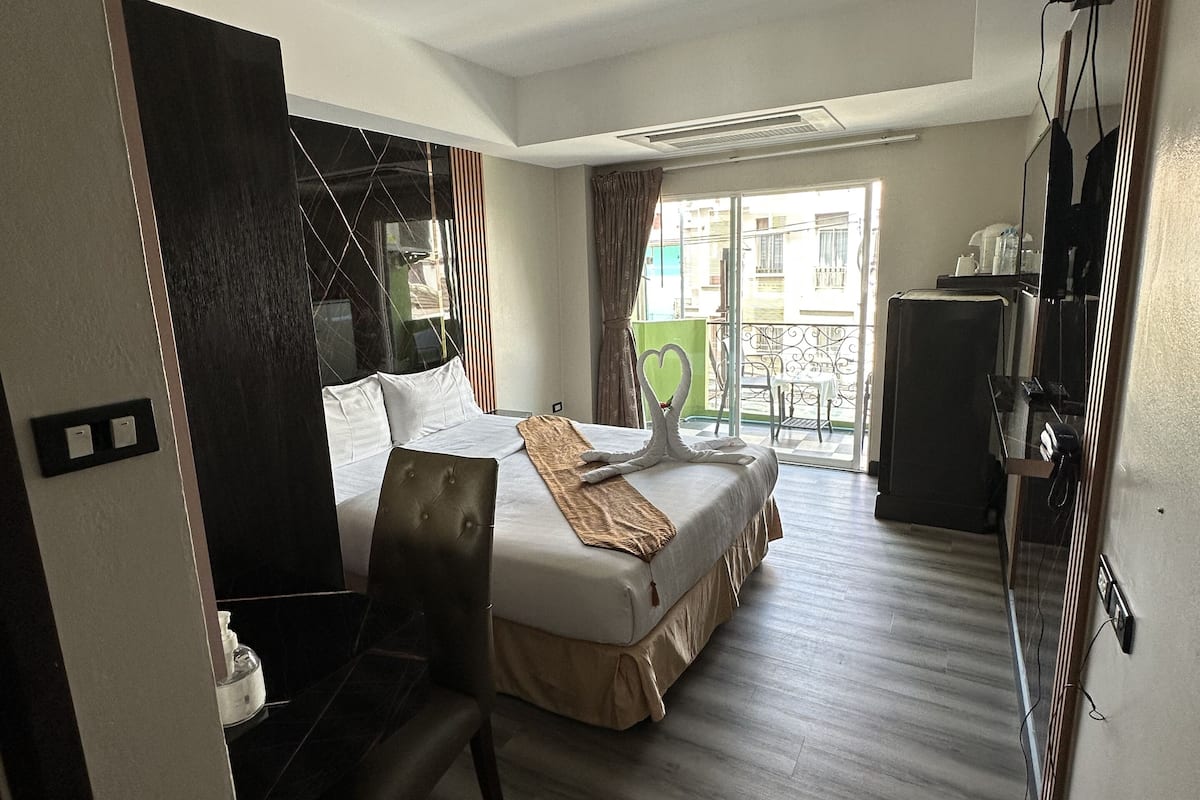 Superior Double Room | Una cassaforte in camera, una scrivania, Wi-Fi gratuito