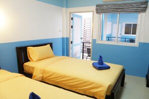 Standard Air-Con Twin Room | Skrifborð, ókeypis þráðlaus nettenging