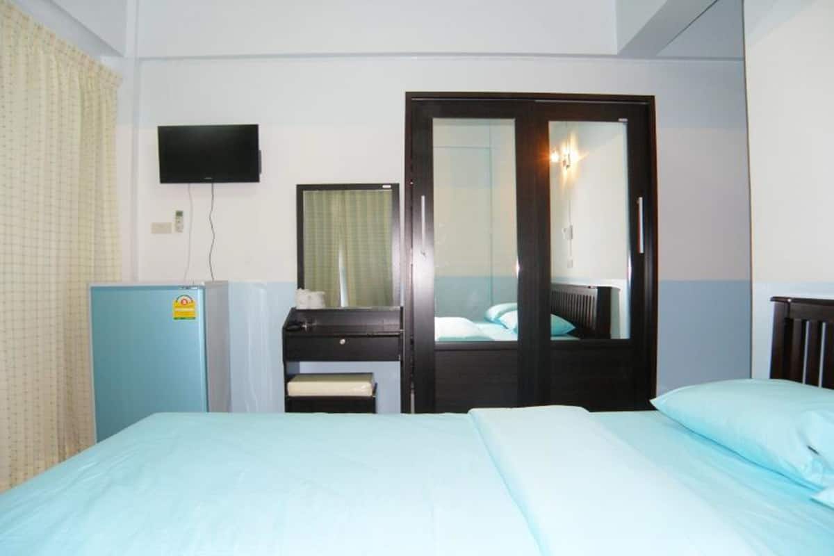 Standard Air-Con King Room | Desk, WiFi (free)