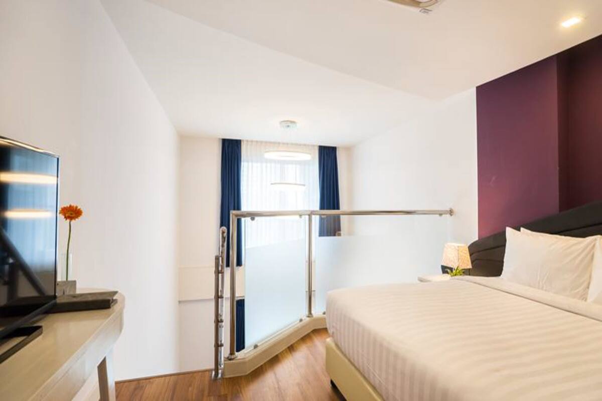 Duplex Suite | 迷你吧、办公桌、免费 WiFi、床单