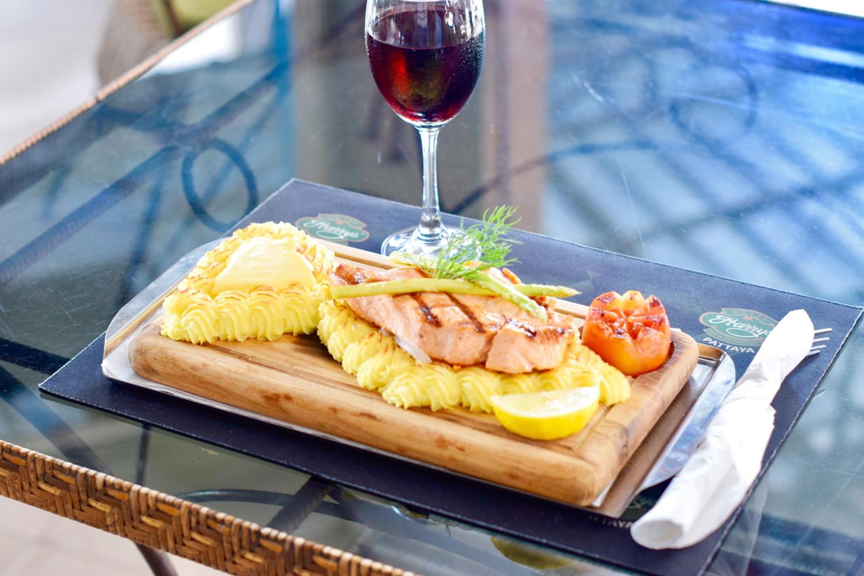 Foto - Harrys Hotel Bar & Restaurant