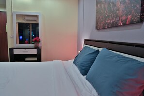 In-room safe, desk, free WiFi, bed sheets