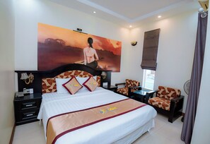 Quarto casal luxo | Frigobar, escrivaninha, quartos à prova de som, Wi-Fi de cortesia