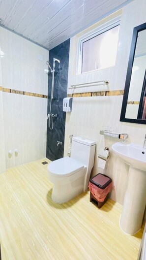 Deluxe Double Room, 1 King Bed | Bathroom | Shower, rainfall showerhead, free toiletries, hair dryer - Dream Relax (Hulhumalé)