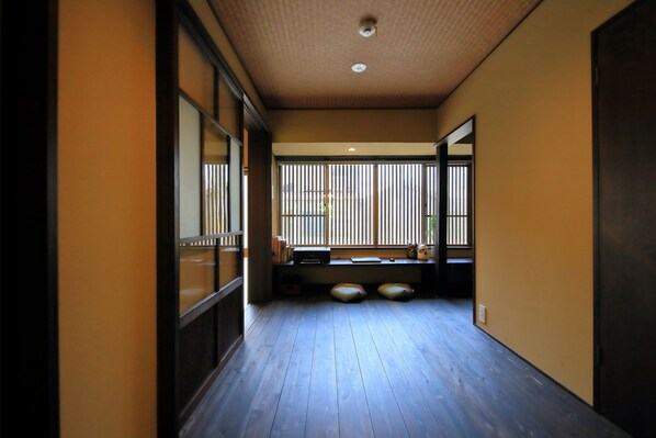 Townhouse One House Charter | 2 bedrooms, down comforters, desk, iron/ironing board