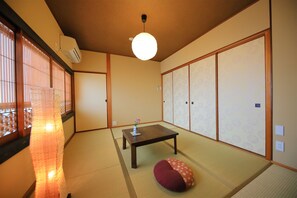Townhouse One House Charter | 2 bedrooms, down comforters, desk, iron/ironing board