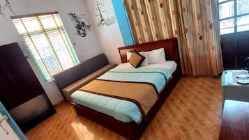 Phòng đôi Deluxe | Chăn bông, nệm có lớp đệm bông, minibar