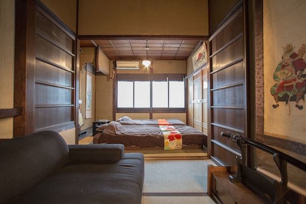 In-room safe, desk, free wired Internet, bed sheets