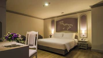 Two Bed room Suite | Biancheria da letto di alta qualità, una cassaforte in camera