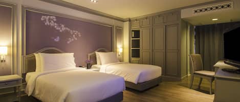 Habitación Deluxe | Ropa de cama de alta calidad y caja de seguridad en la habitación
