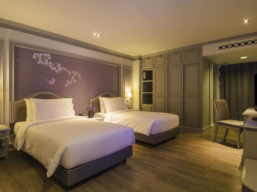 Deluxe Room | Premium bedding, in-room safe, desk, blackout drapes