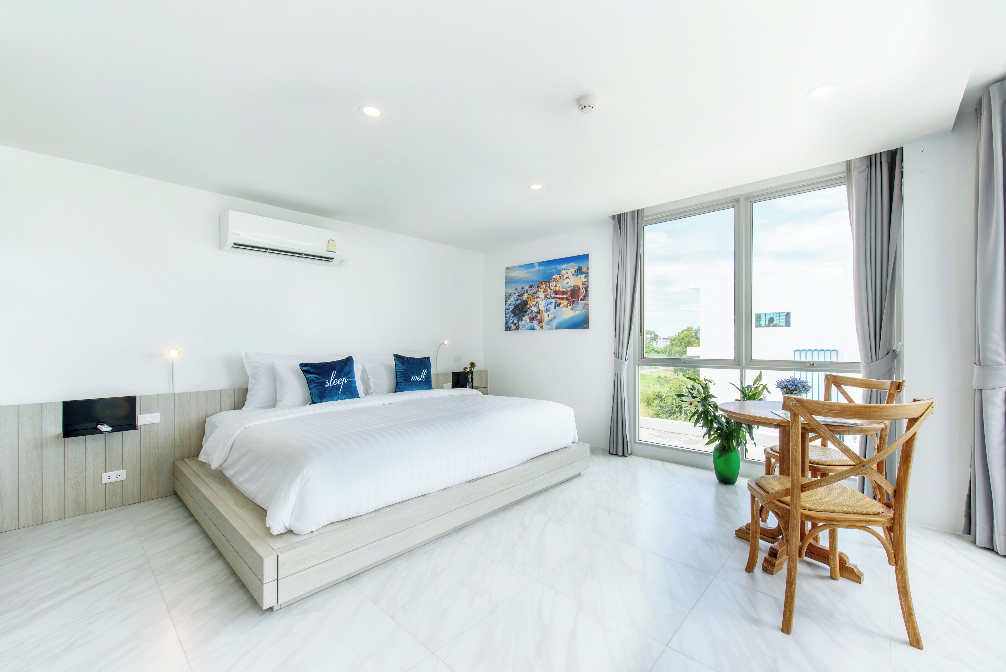 Grand Deluxe Room | Frigobar, cofres nos quartos, escrivaninha, cortinas blackout