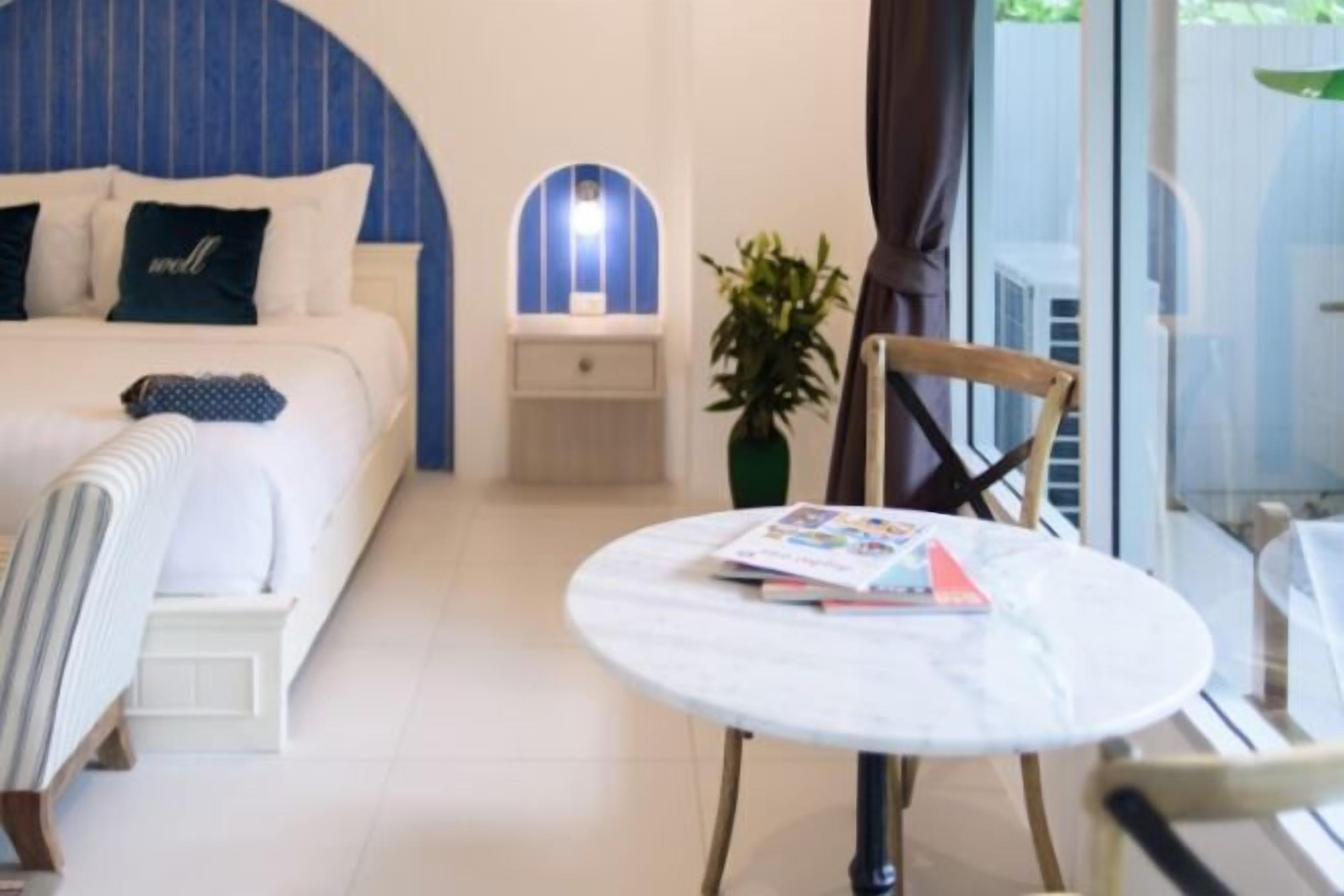 迷你吧、客房内保险箱、办公桌、遮光窗帘