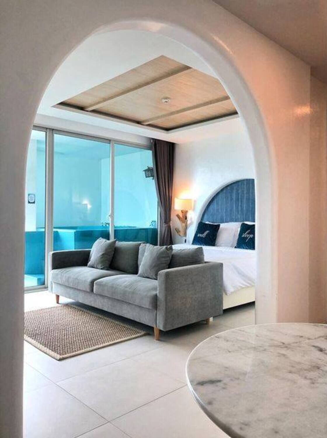 Deluxe Ocean View Jacuzzi | มินิบาร์, ตู้นิรภัยในห้องพัก, โต๊ะทำงาน, ผ้าม่านกันแสง