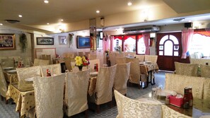 Restaurant - Al-Sana Hotel (Bangkok)