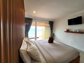 Superior Room, Ocean View - Baan I Taley On Sea (Koh Lan)