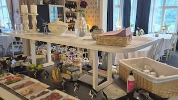 Petit déjeuner buffet compris tous les jours