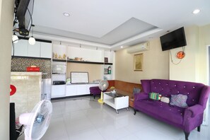 Reception - OYO 75389 Pandora house (Pattaya)