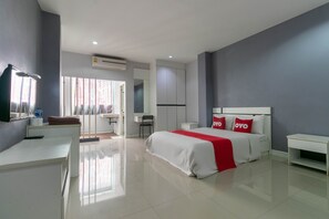 Premier Double Room | Desk, free WiFi - OYO 75389 Pandora house (Pattaya)