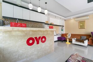 Reception - OYO 75389 Pandora house (Pattaya)