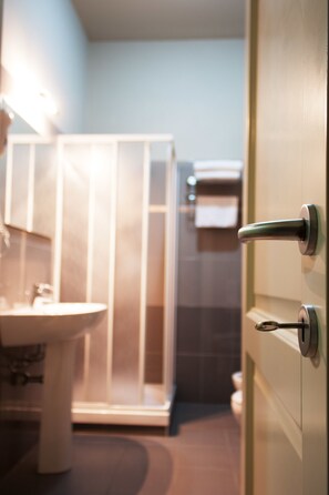 Bathroom - Camere Centro Storico (Canelli)