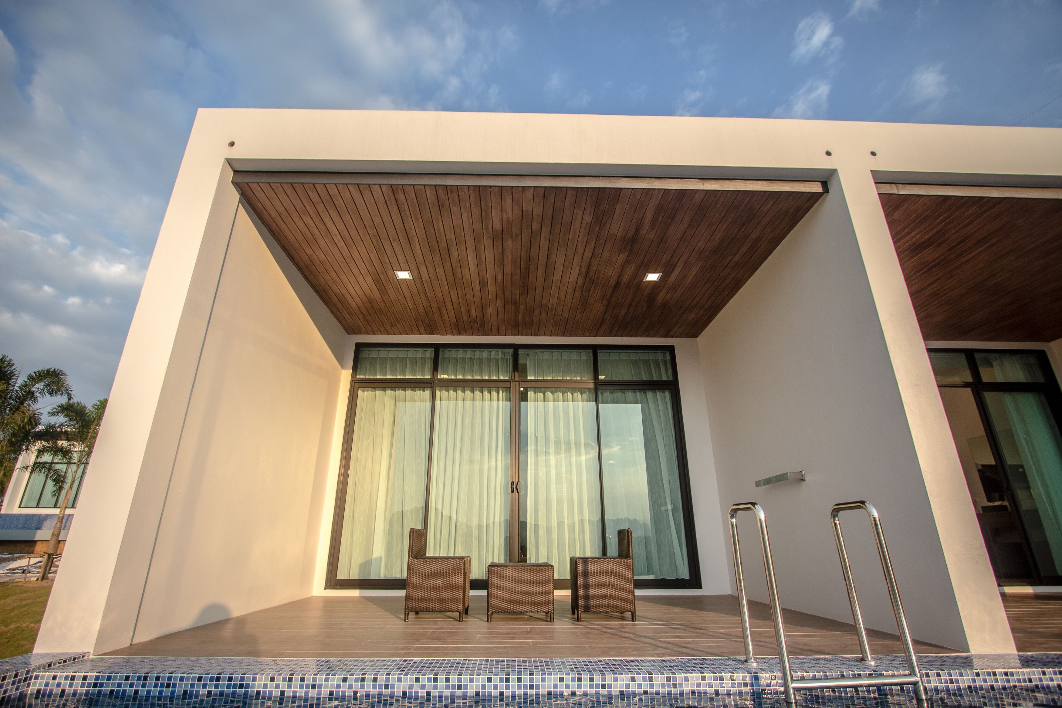 Deluxe Pool Access | Minibar, blackout curtains, free WiFi, bed sheets