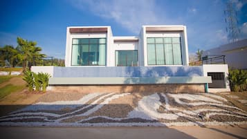 2 Bedroom Pool Villas | Minibar, bureau, rideaux occultants, Wi-Fi gratuit