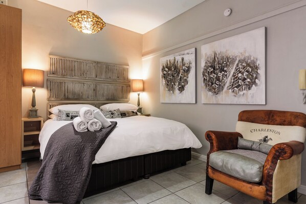 Studio (Eikehof No 24) | 1 makuuhuone, ylelliset vuodevaatteet, pillowtop-patjalliset sängyt