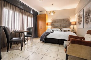 Studio (Eikehof No 24) | 1 bedroom, premium bedding, pillowtop beds, in-room safe
