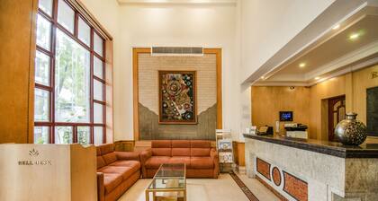 FabHotel Metro Manor Central Station