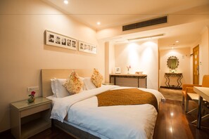 Desk, blackout curtains, free WiFi - Chengdu Taiji Business Hotel (Chengdu)