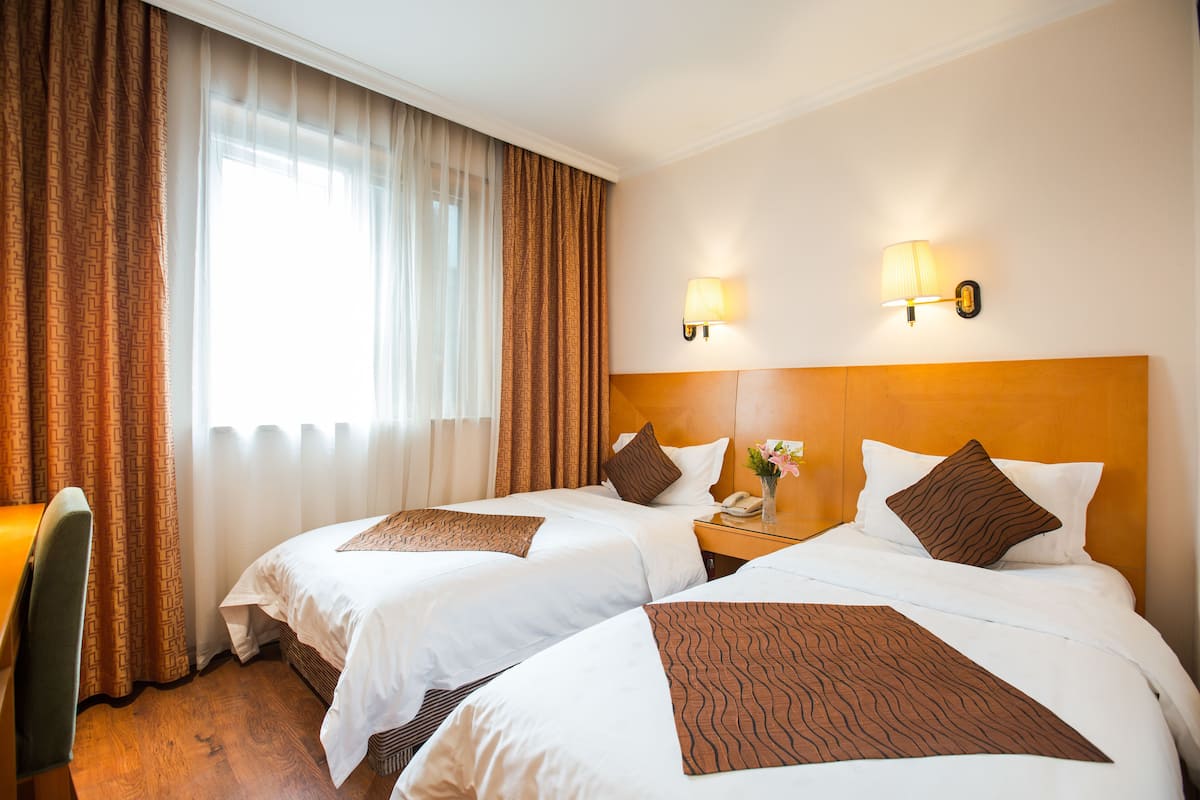 Business Double Room | Desk, blackout drapes, WiFi (free)