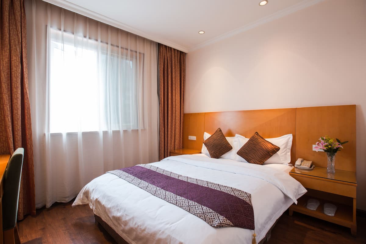 Economy Double Room | Desk, blackout drapes, WiFi (free)