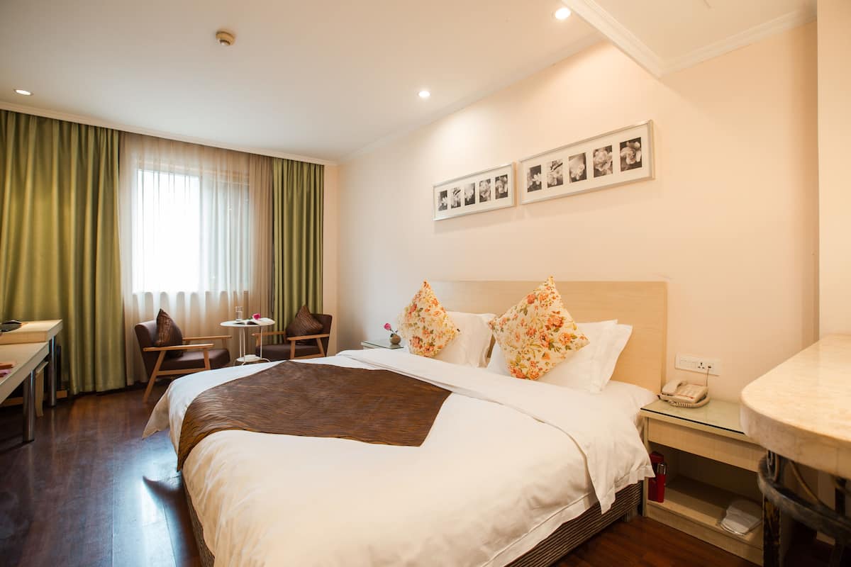 Comfort Double Room, 1 Bedroom, Ensuite | Desk, blackout drapes, WiFi (free)