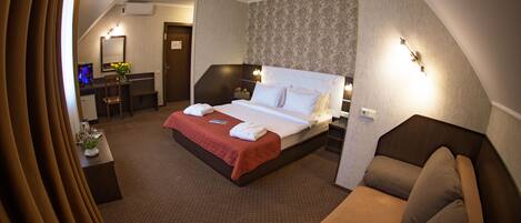 Premium bedding, minibar, in-room safe, desk