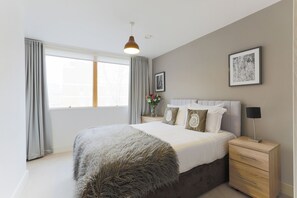 1 habitación, tabla de planchar con plancha, cunas y wifi gratis 