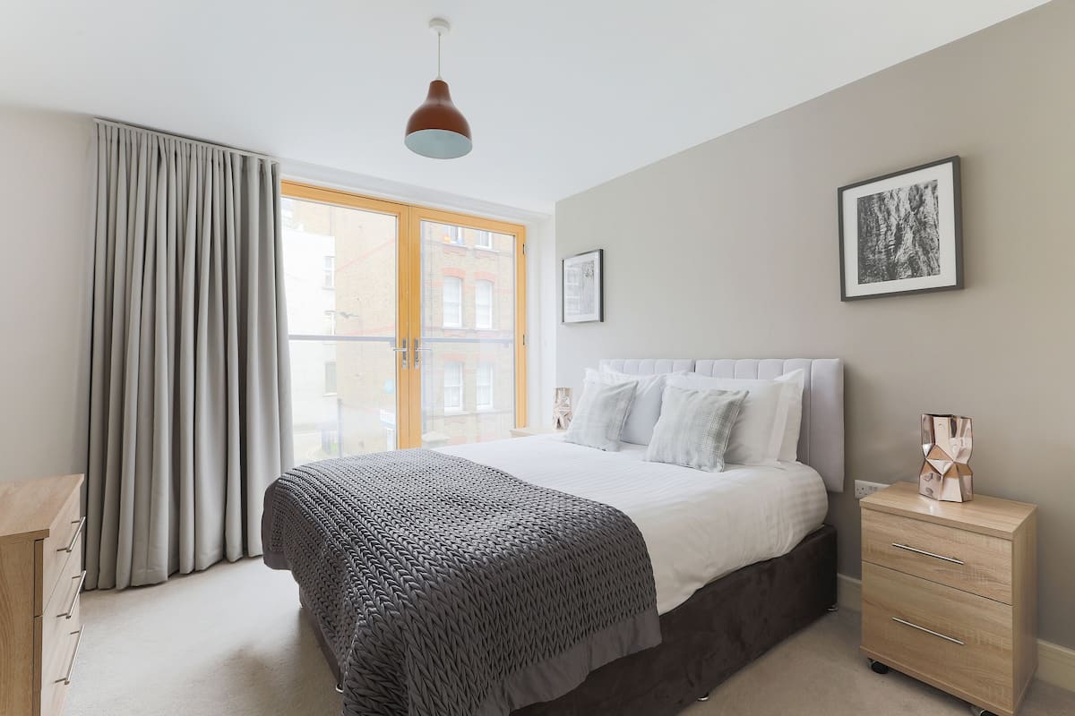 1 bedroom, iron/ironing board, cots/infant beds, free WiFi