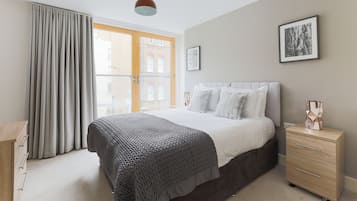 1 habitación, tabla de planchar con plancha, cunas y wifi gratis