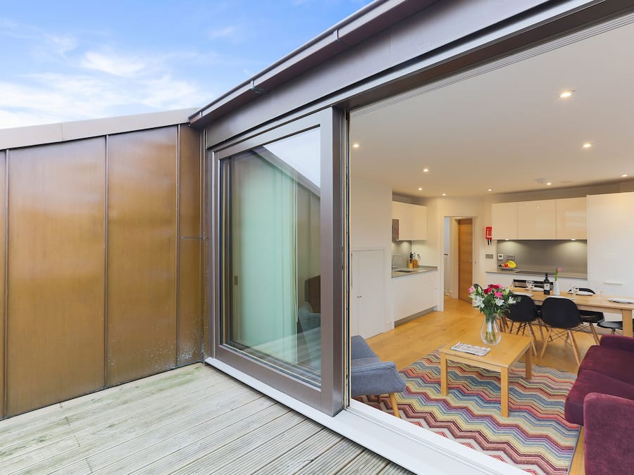 Apartment, 1 Bedroom | Ruang tamu | TV skrin rata