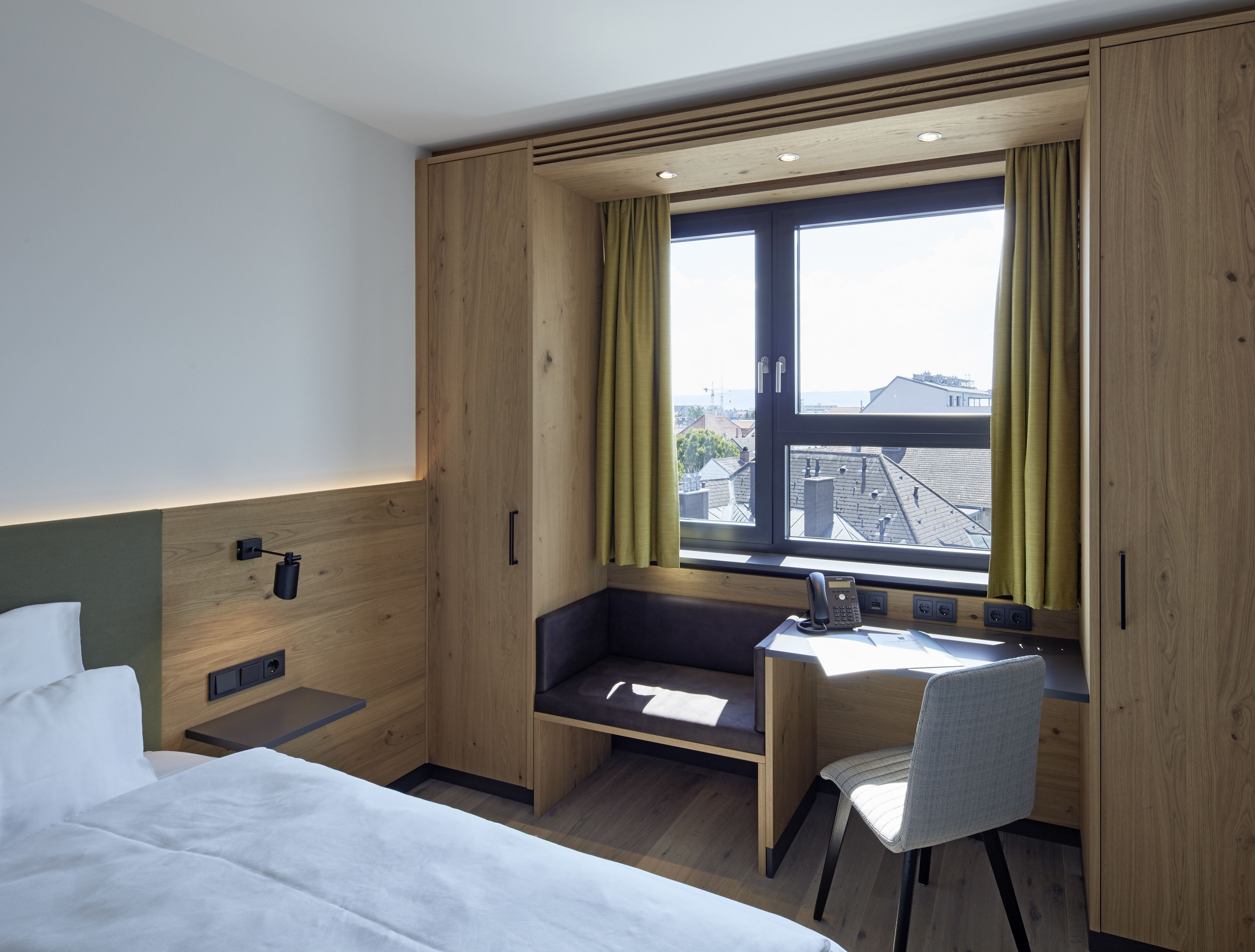 hypo-allergenic bedding, in-room safe, desk, laptop workspace