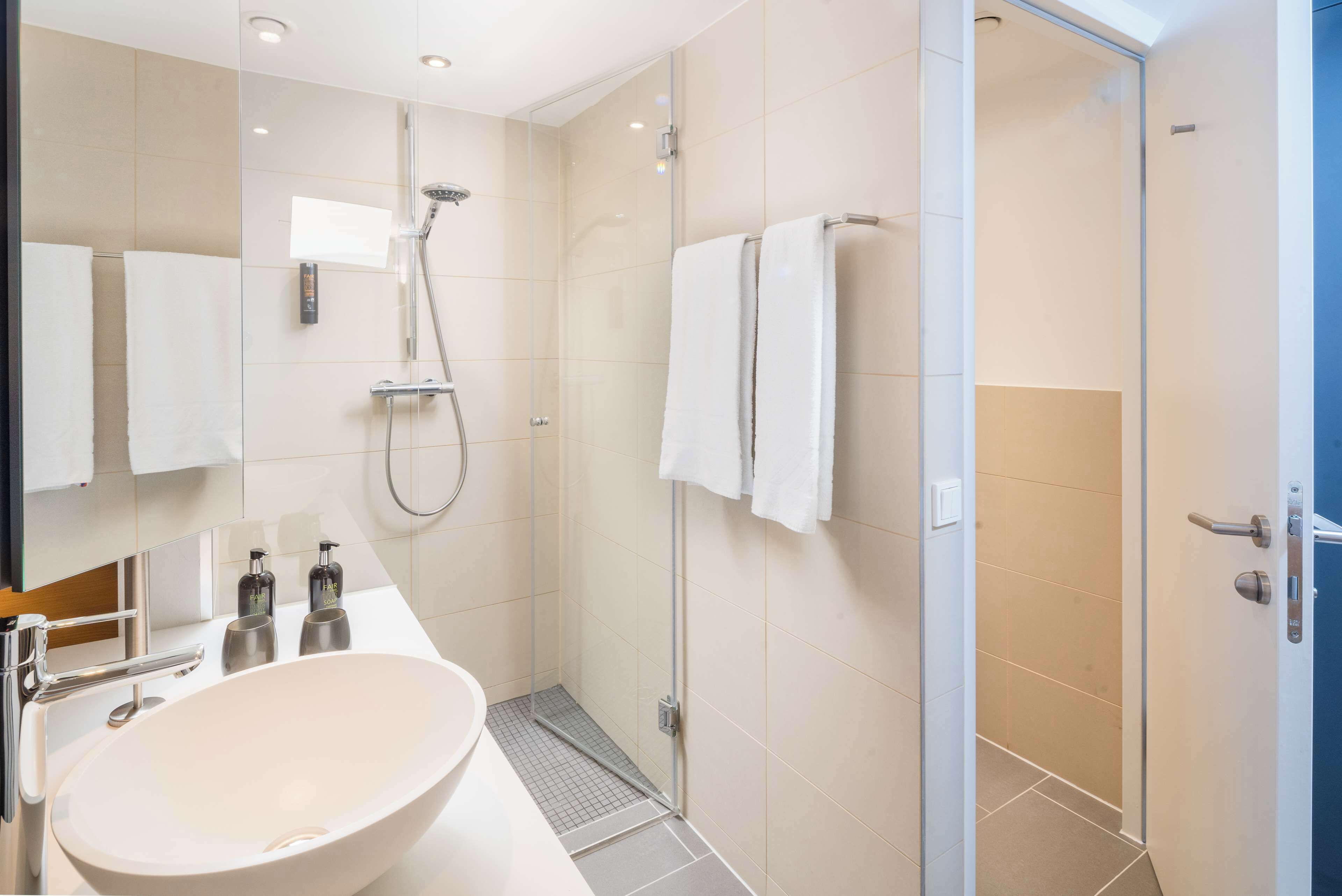 classic room, 1 double bed | hypo-allergenic bedding, in-room safe, desk, laptop workspace