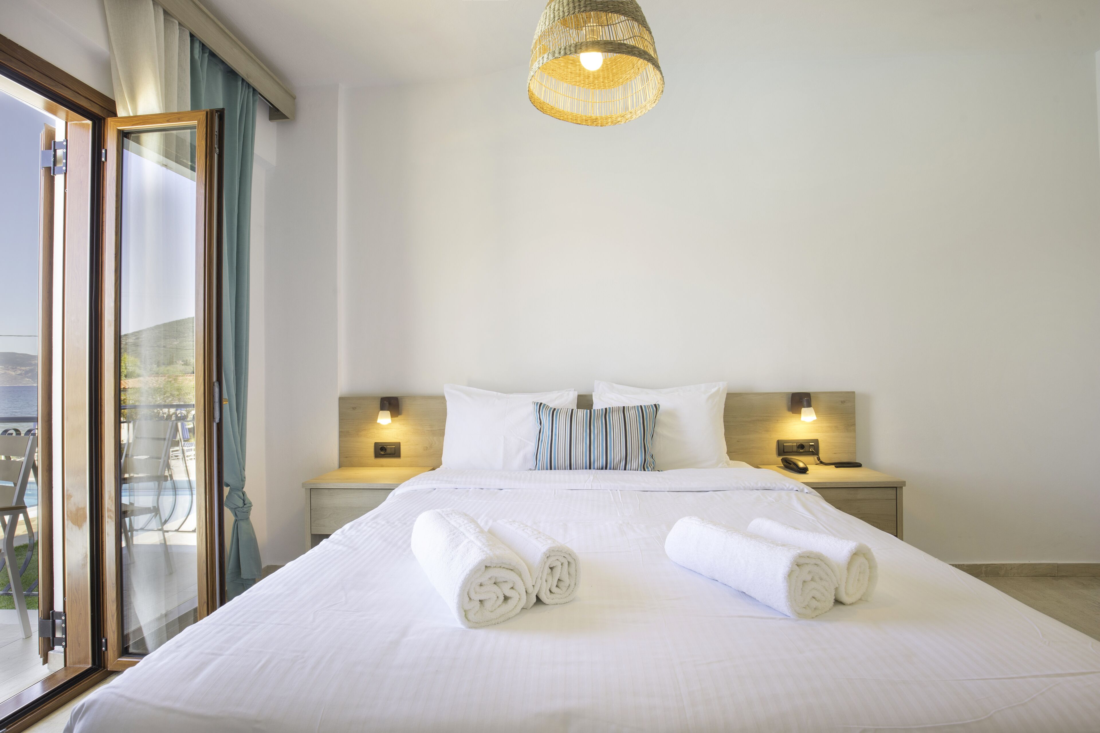 in-room safe, iron/ironing board, free wifi, bed sheets