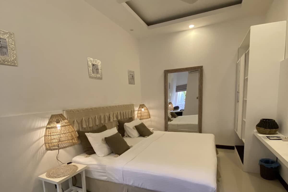 Camera Standard | Biancheria da letto di alta qualità, una cassaforte in camera