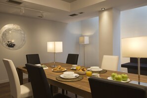 Free daily continental breakfast - Pi Athens (Athens)
