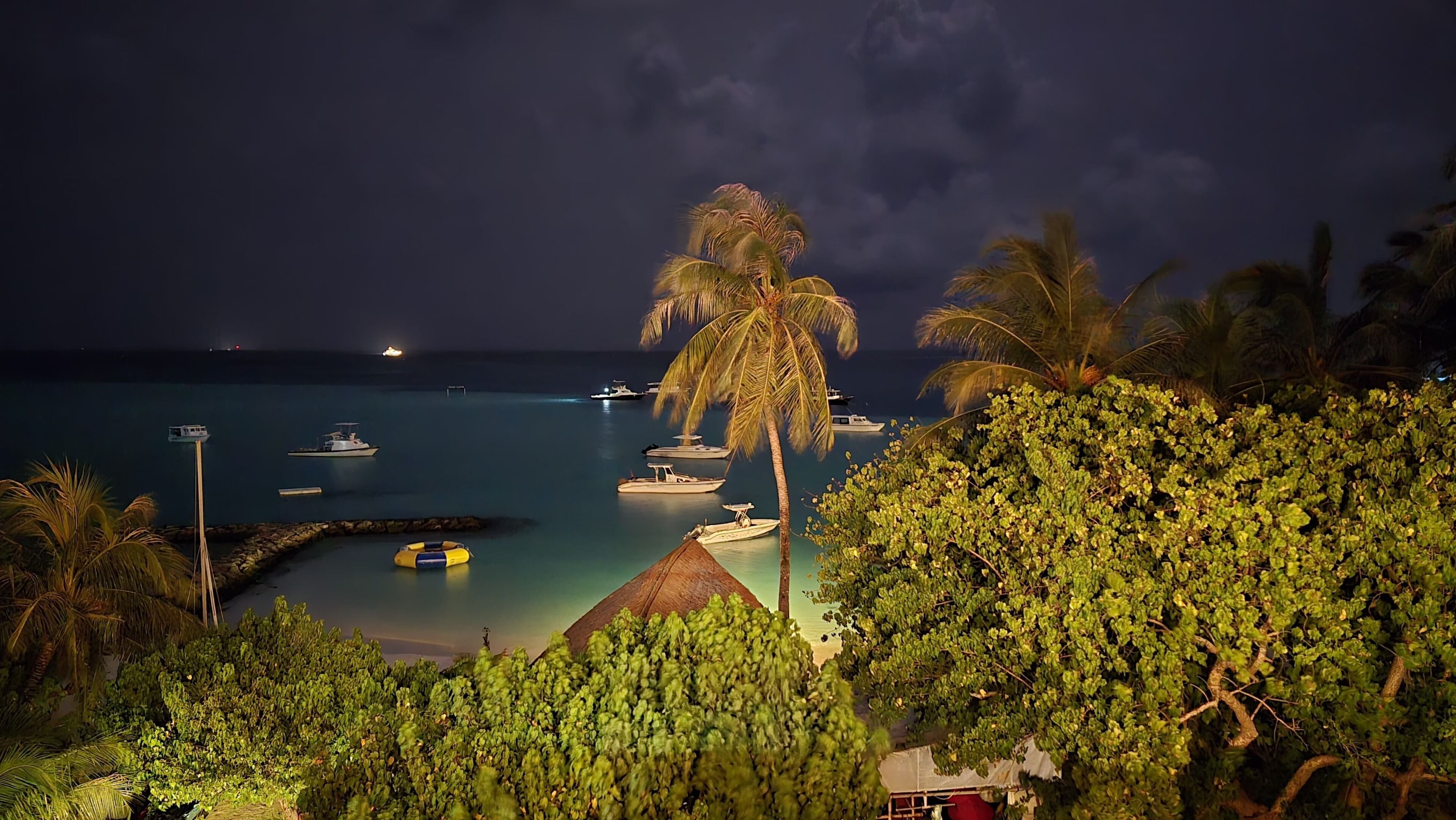 Foto - Luau Beach Inn, Maldives
